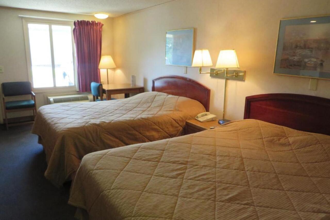 Knights Inn Canton Bagian luar foto