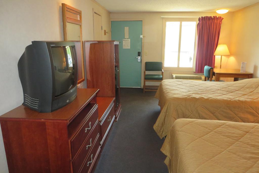 Knights Inn Canton Bagian luar foto