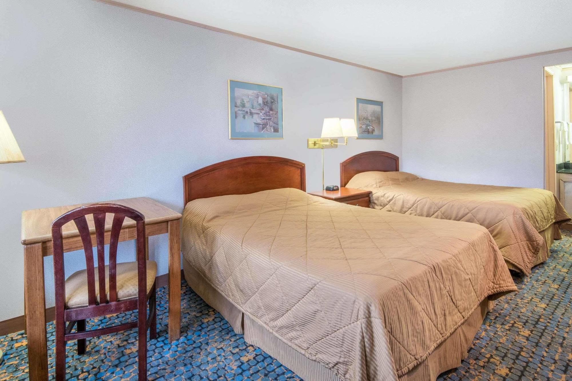 Knights Inn Canton Bagian luar foto